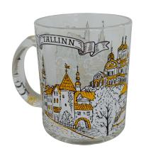 Klaasist kruus Tallinna panoraamiga 